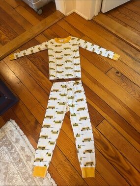 Hanna Andersson White Pajama Set with Yellow School Bus Print